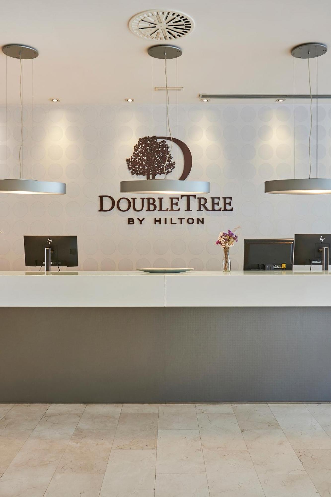 Doubletree By Hilton Girona Hotel Exterior photo